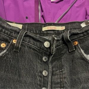 Black Levi’s Ribcage jeans size 26